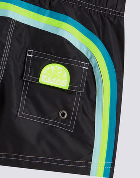 TRAJE DE BAÑO PARA NIÑO CON TAFETA ICÓNICA