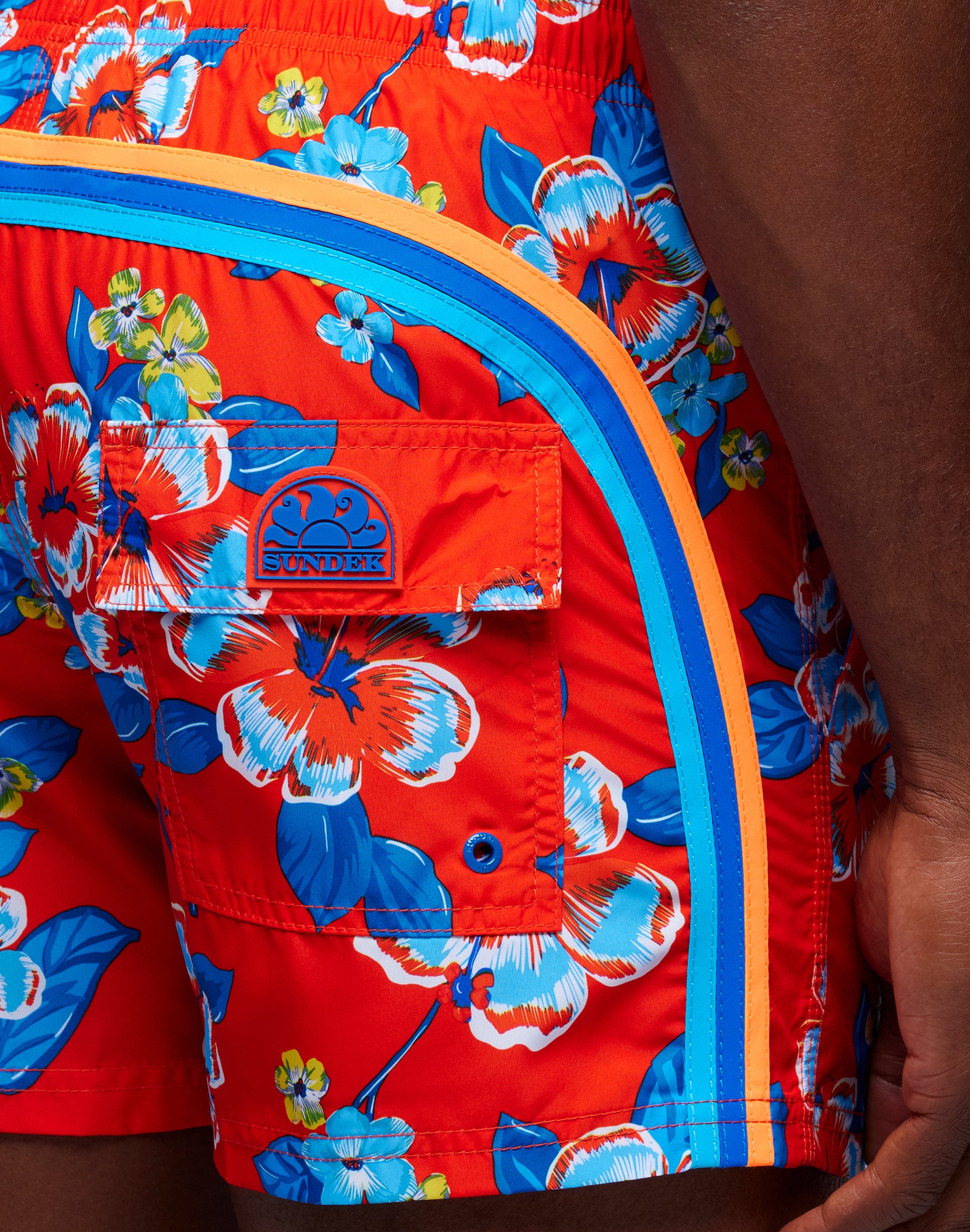 TRAJE DE BAÑO REPREVE® CON ESTAMPADO HIBI PANSY PARA HOMBRE
