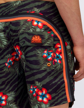 TRAJE DE BAÑO REPREVE® CON ESTAMPADO JUNGLE HIBI PARA HOMBRE