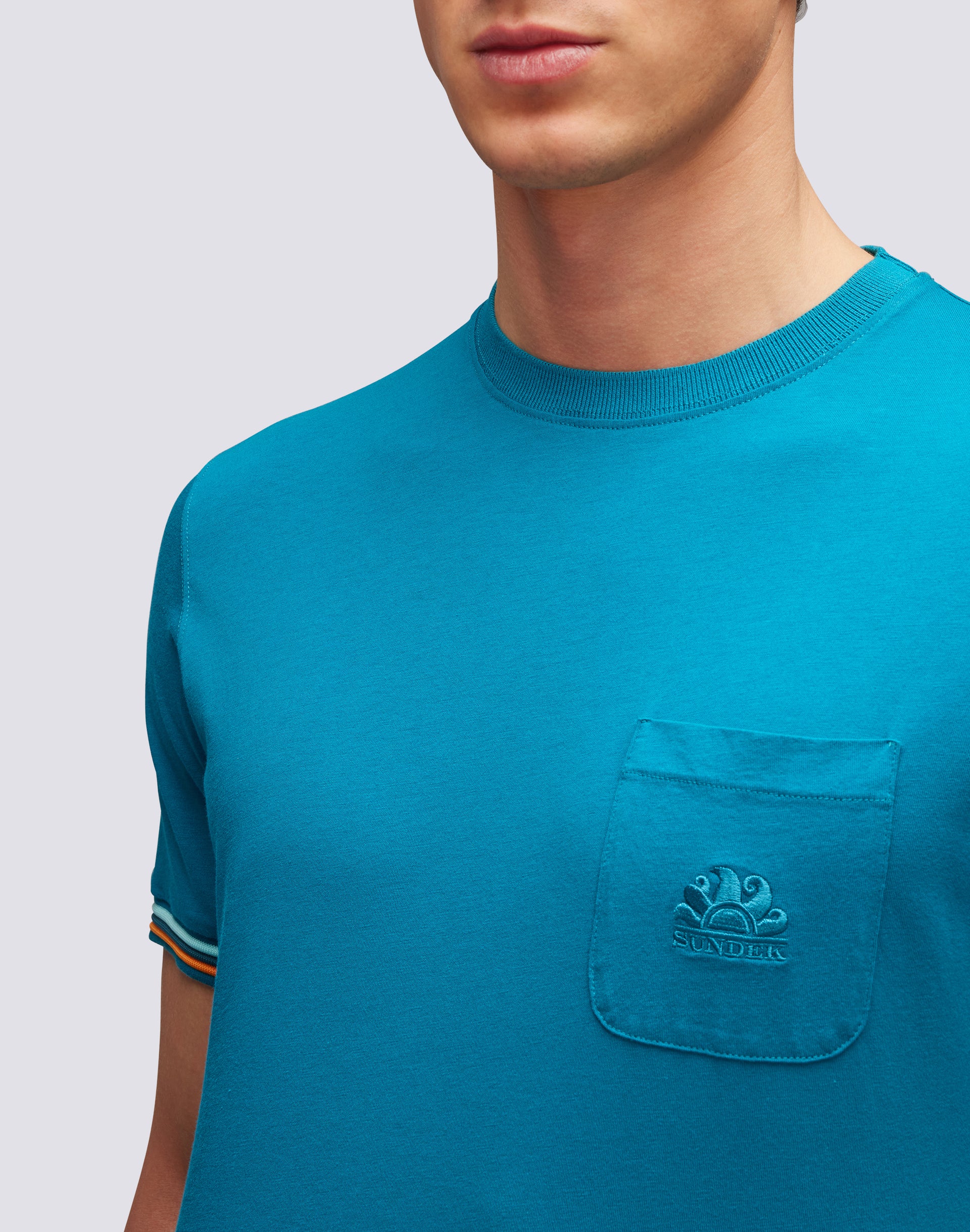 PLAYERA FINN DE CUELLO REDONDO PARA HOMBRE